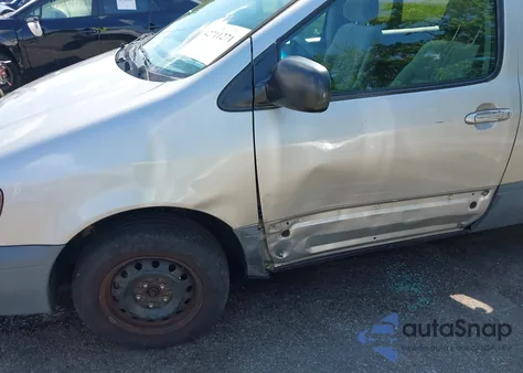 2002 Toyota Sienna Ce z USA, uszkodzony, nr VIN 4T3ZF19C32U497701